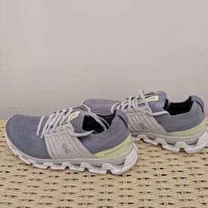 On Cloud Women's Sneakers Size 9.5